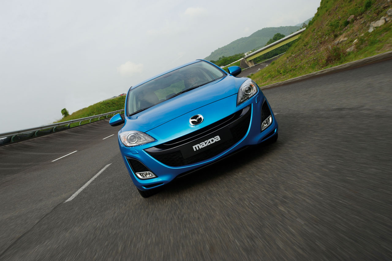 Illustration for article titled 2010 Mazda3 Hatchback Shows Off Sexy New Rear Live In Bologna